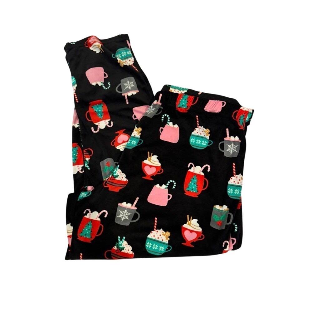 Cozy women's Pajamas with Festive Mug Print‎